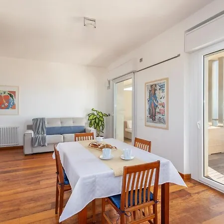 Casa Futuro - Beautiful Sea View With Pool Apartment