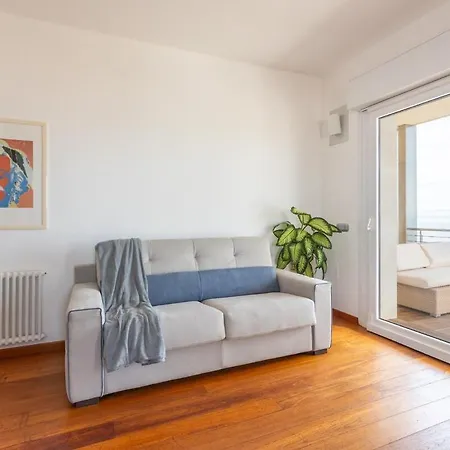 Casa Futuro - Beautiful Sea View With Pool Apartment Torre Grande
