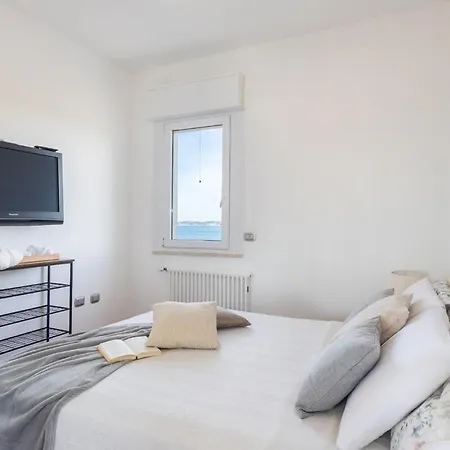 Casa Futuro - Beautiful Sea View With Pool Apartment Torre Grande