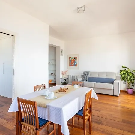 Casa Futuro - Beautiful Sea View With Pool Apartment Torre Grande