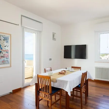 Casa Futuro - Beautiful Sea View With Pool 토레 그란데