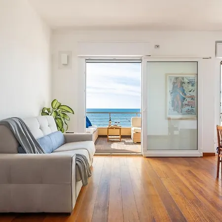 Casa Futuro - Beautiful Sea View With Pool Apartment Torre Grande